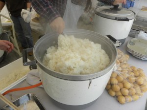 炊きたてご飯はやっぱり美味しい！